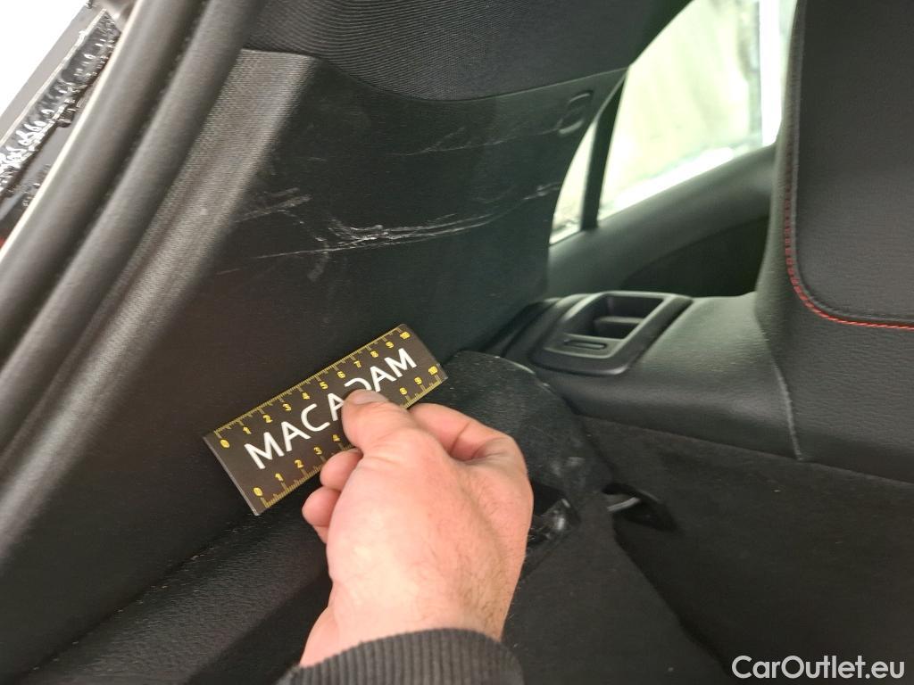  Mercedes  A-Klasse MERCEDES-BENZ Classe A Compact / 2018 / 5P / Berline A 250 e AMG Line 8G-DCT #40