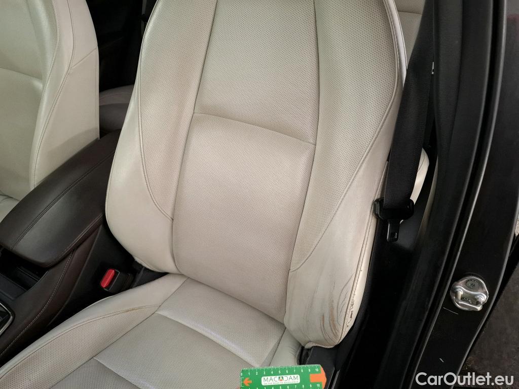  Mazda  CX-30 MAZDA  / 2019 / 5P / Crossover 2.0L Skyactiv-X M Hybrid Exclusive BVA6 #9