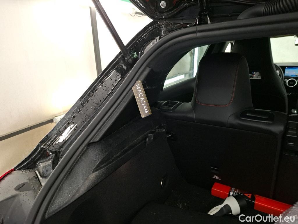  Mercedes  A-Klasse MERCEDES-BENZ Classe A Compact / 2018 / 5P / Berline A 250 e AMG Line 8G-DCT #39