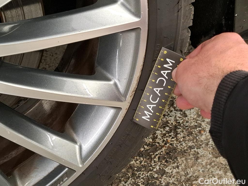  Mercedes  A-Klasse MERCEDES-BENZ Classe A Compact / 2018 / 5P / Berline A 250 e AMG Line 8G-DCT #26