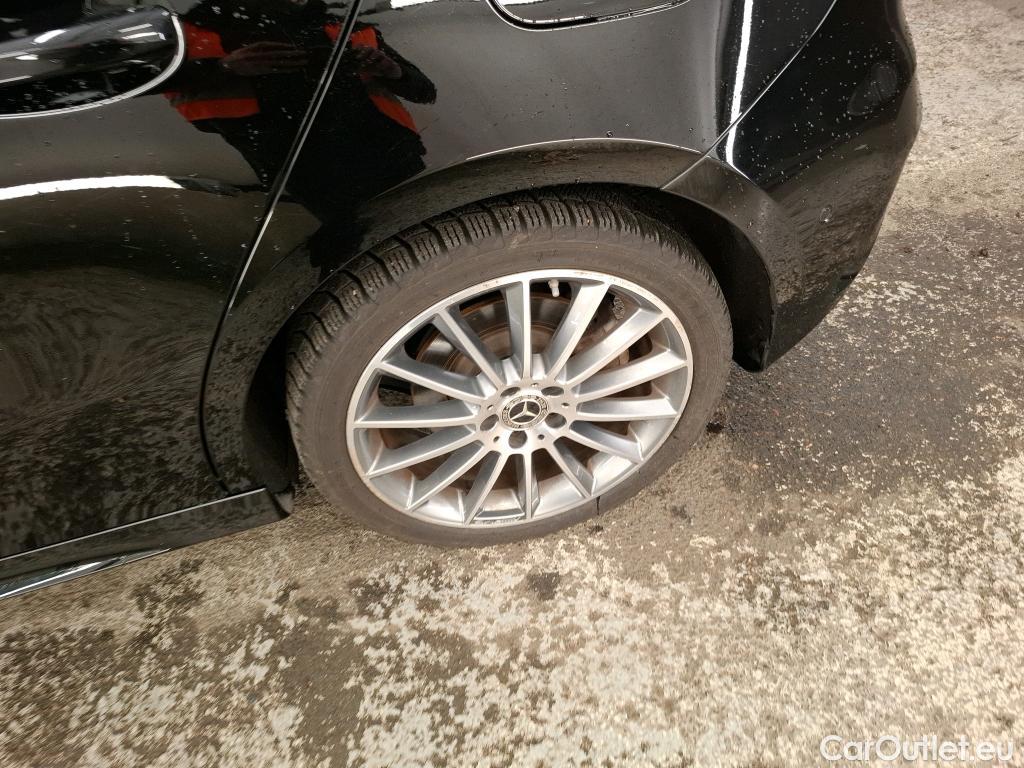  Mercedes  A-Klasse MERCEDES-BENZ Classe A Compact / 2018 / 5P / Berline A 250 e AMG Line 8G-DCT #35