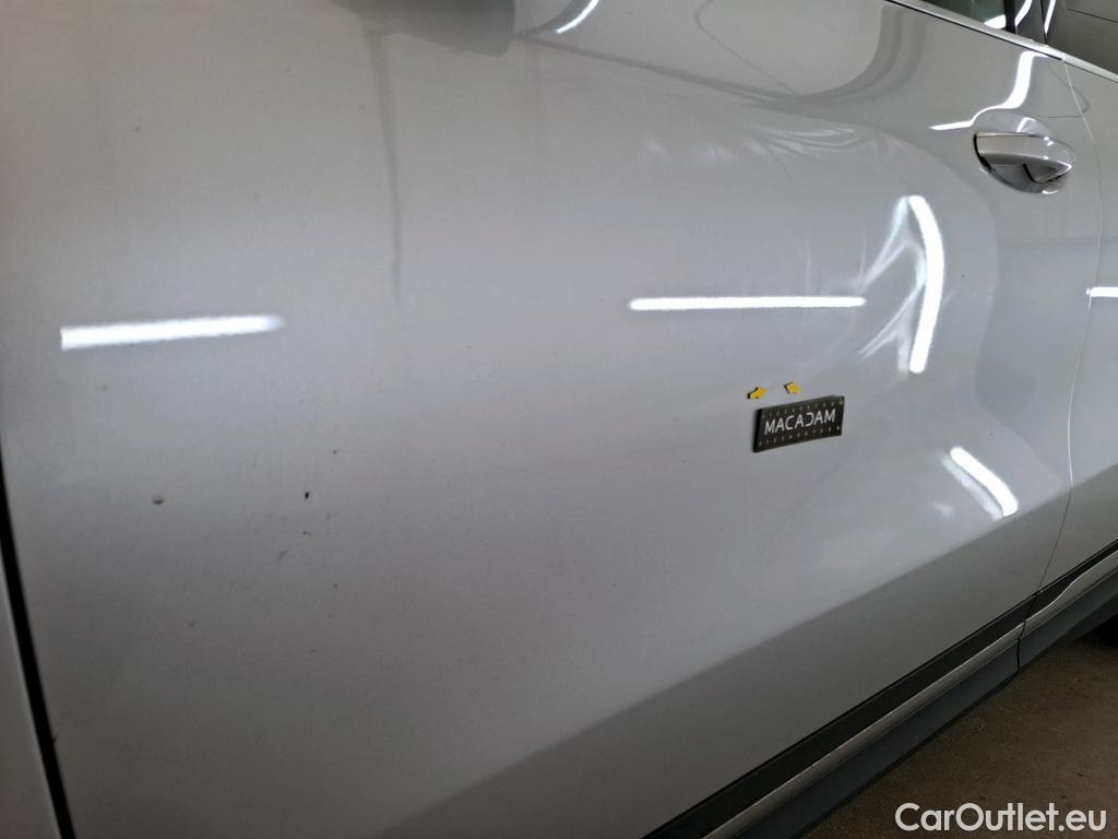  Mercedes  GLA MERCEDES-BENZ  / 2020 / 5P / SUV 1.3  250 e AMG LINE DCT #24