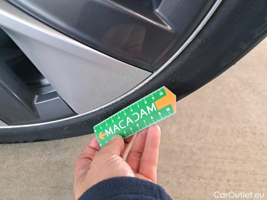  Tesla  Model Y TESLA  / 2020 / 5P / SUV Long Range Dual Motor AWD #8