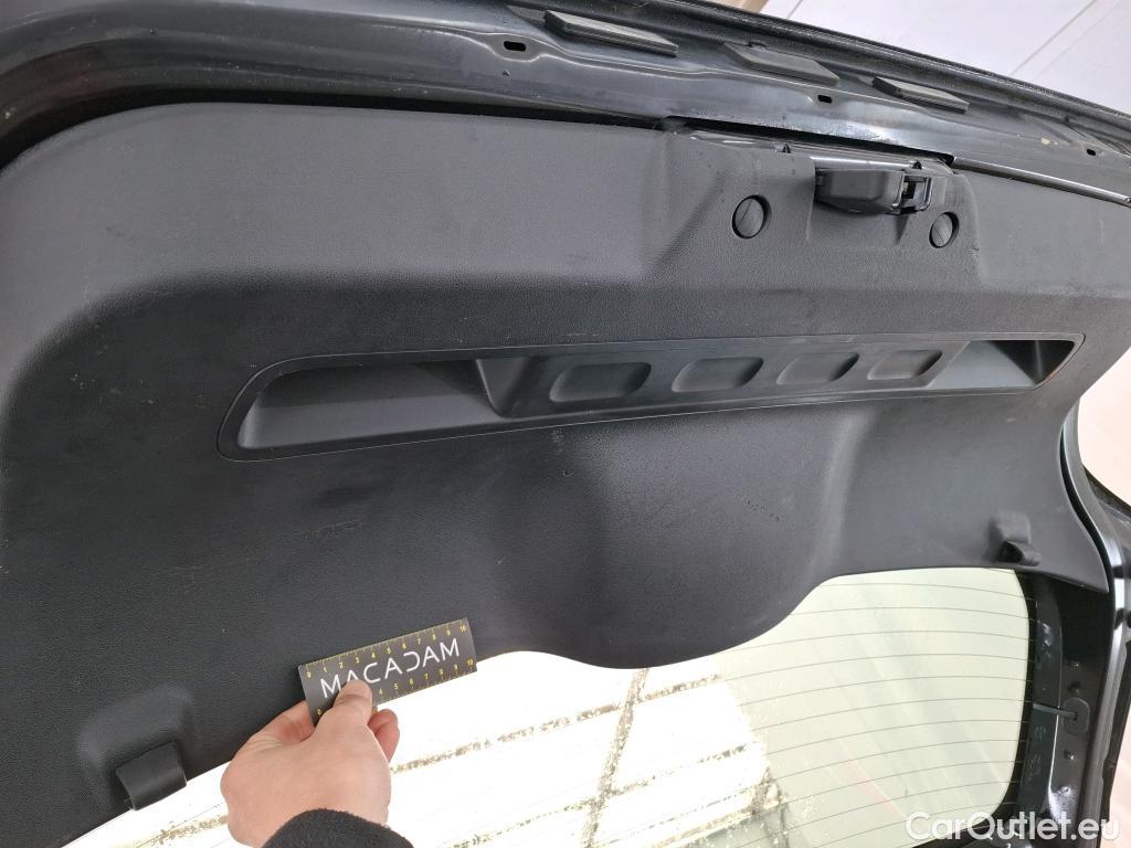  Citroen  C3  Société Feel 1.2 PureTech 80CV BVM5 E6d #35