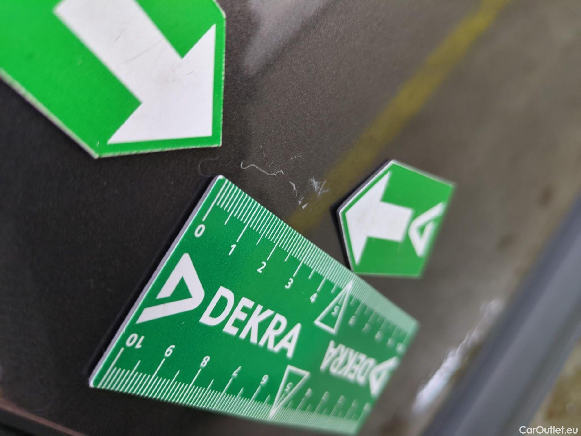  Peugeot  3008  Active Pack 1.5 HDi 130CV BVA8 E6d #25