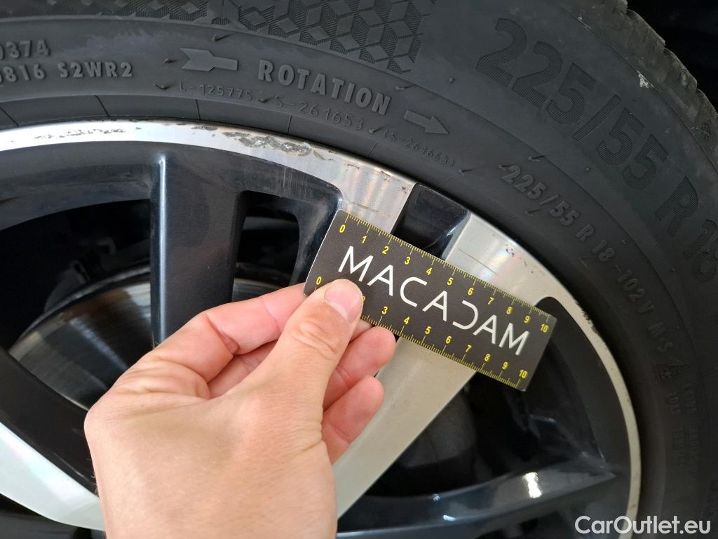  Peugeot  3008 PEUGEOT  / 2016 / 5P / SUV Puretech 180 S&S EAT8 GT LINE #39