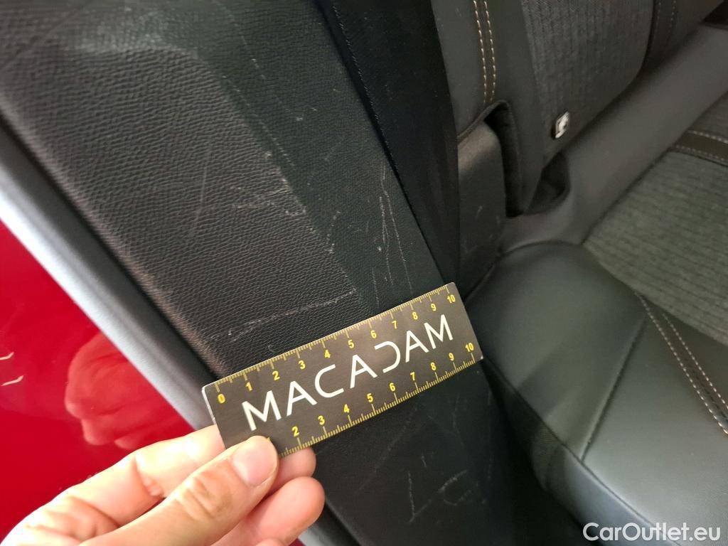  Peugeot  3008 PEUGEOT  / 2016 / 5P / SUV Puretech 180 S&S EAT8 GT LINE #54