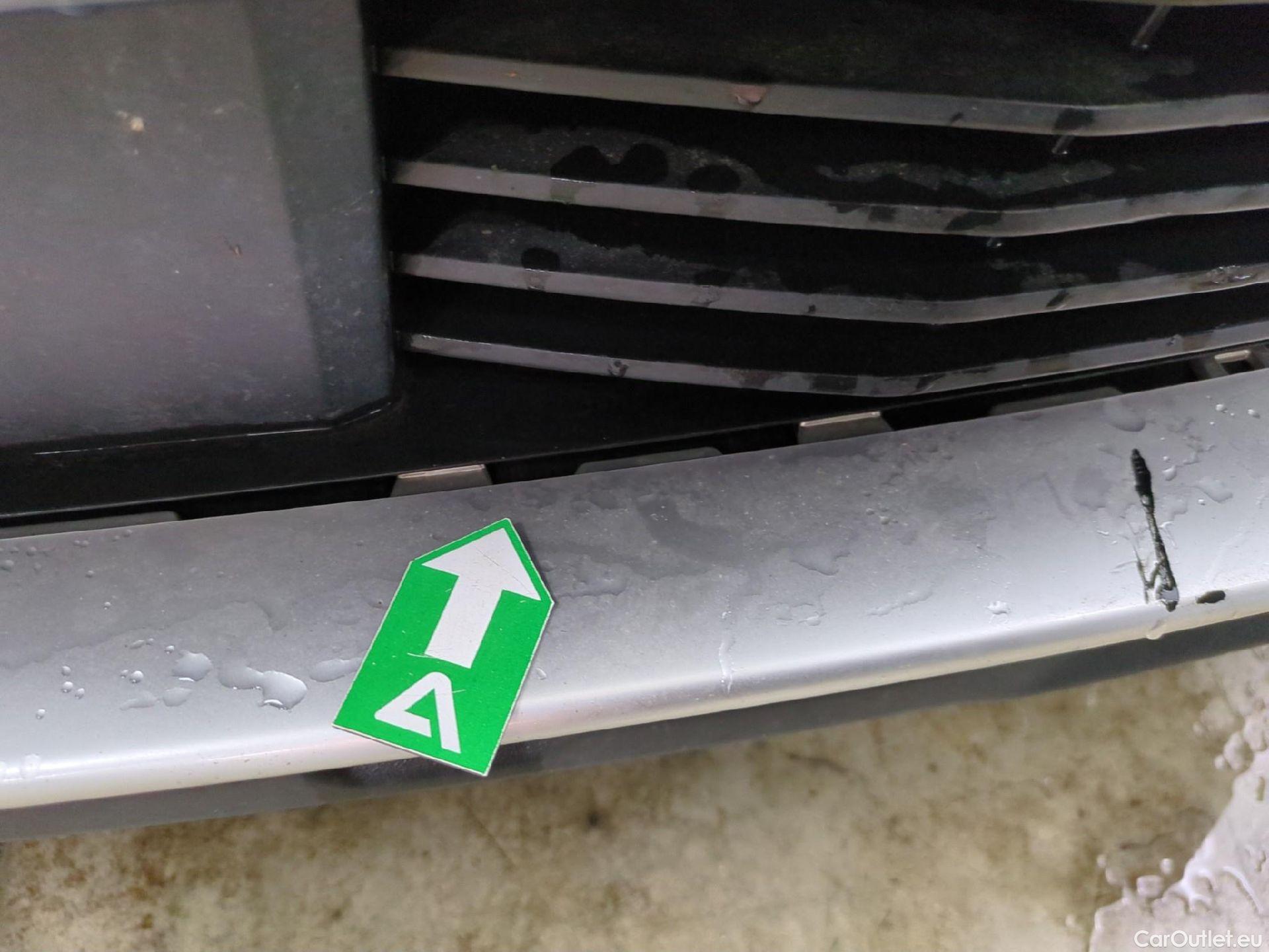  Peugeot  3008  Active Pack 1.5 HDi 130CV BVA8 E6d #26