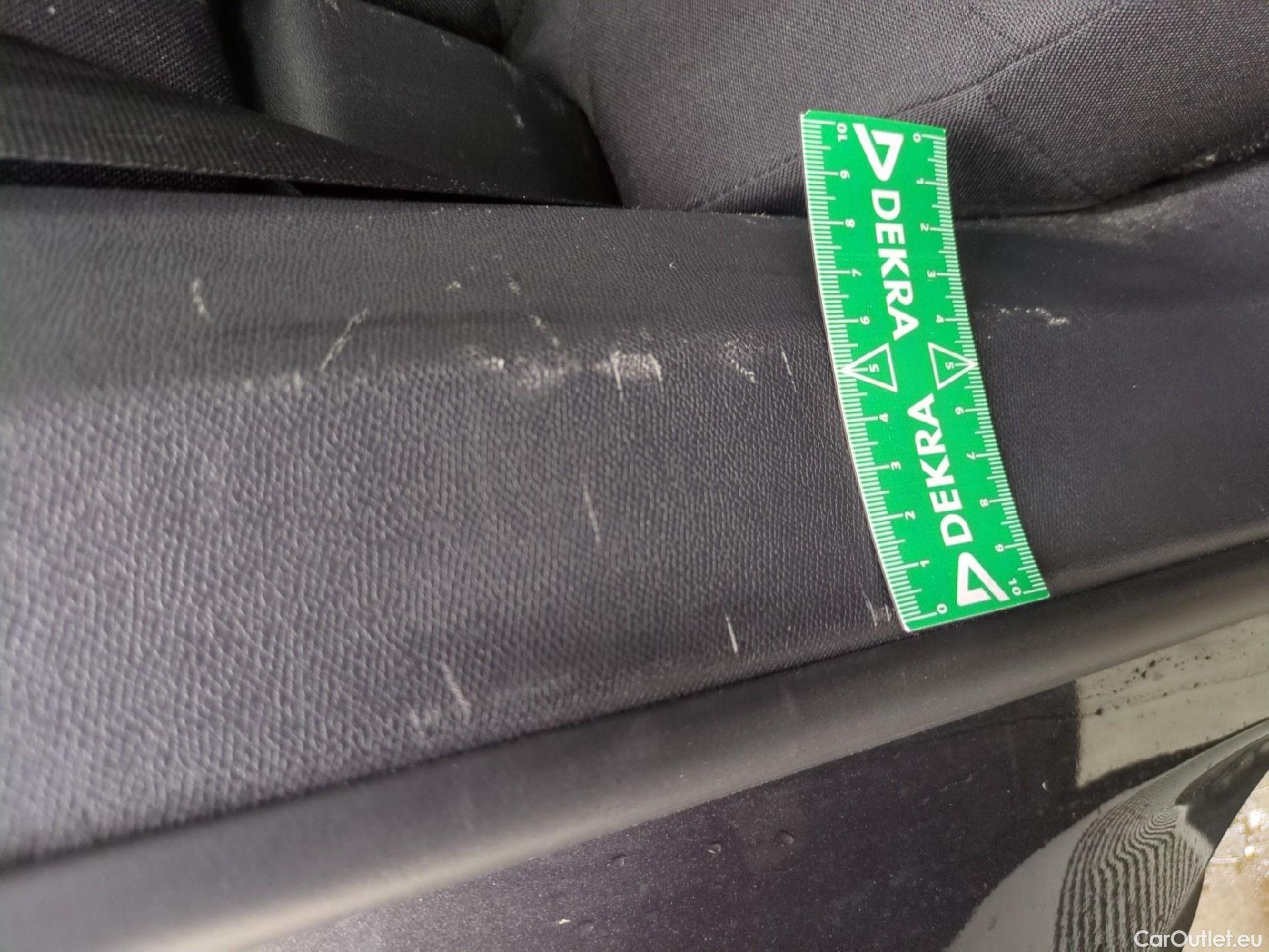  Peugeot  3008  Active Pack 1.5 HDi 130CV BVA8 E6d #20