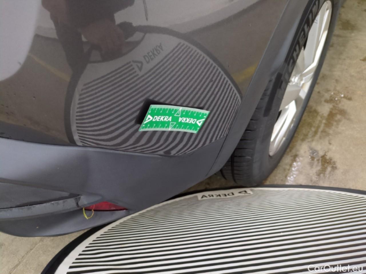  Peugeot  3008  Active Pack 1.5 HDi 130CV BVA8 E6d #32