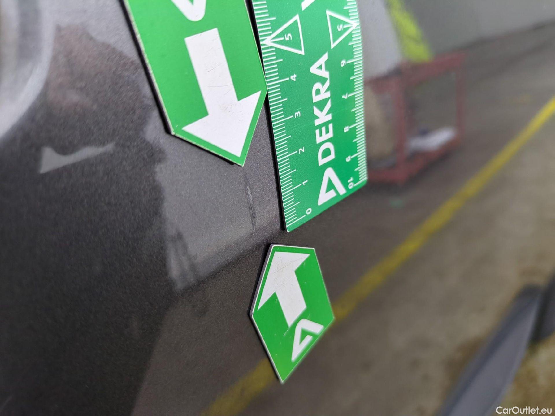  Peugeot  3008  Active Pack 1.5 HDi 130CV BVA8 E6d #24