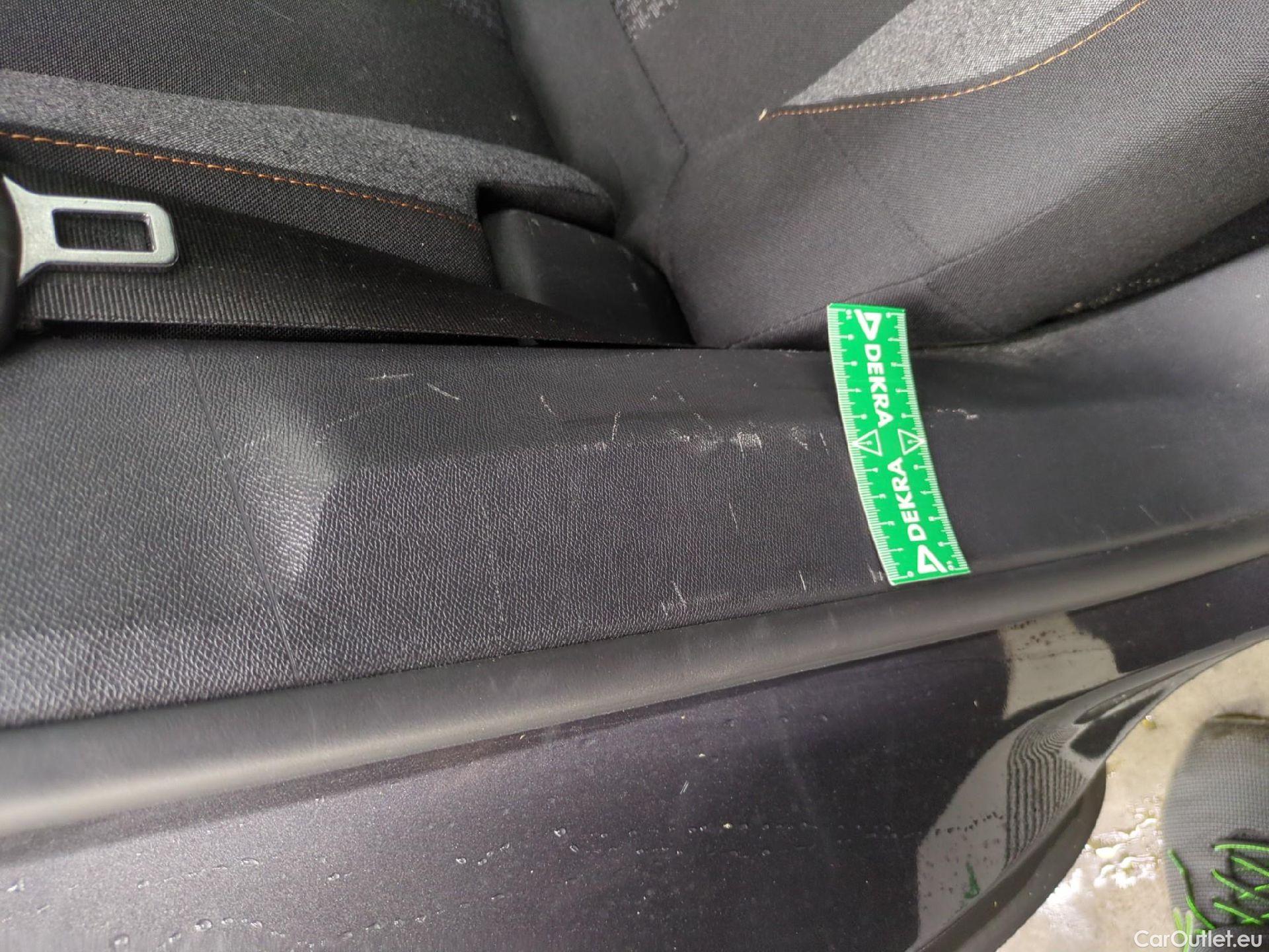  Peugeot  3008  Active Pack 1.5 HDi 130CV BVA8 E6d #19