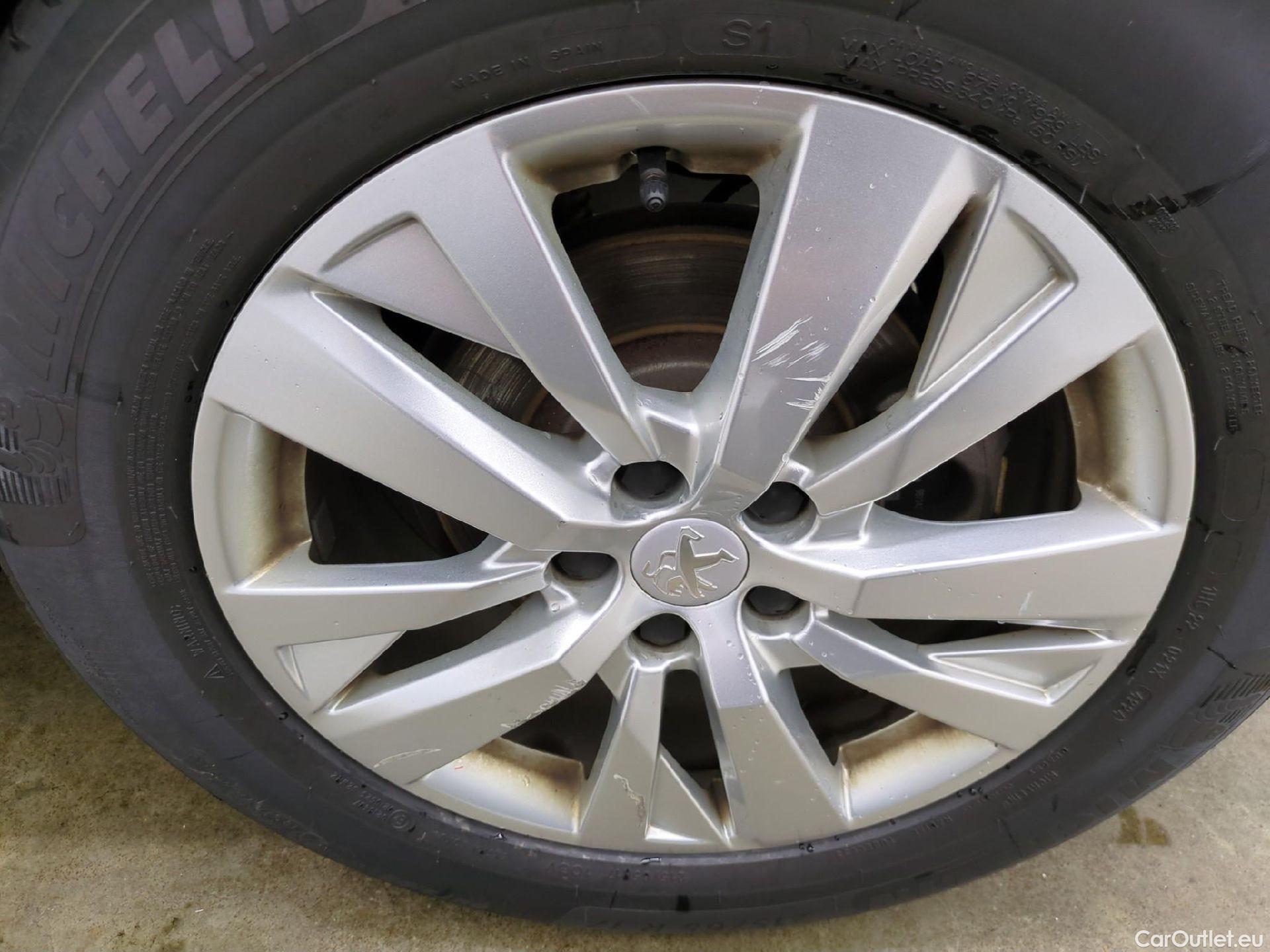  Peugeot  3008  Active Pack 1.5 HDi 130CV BVA8 E6d #12