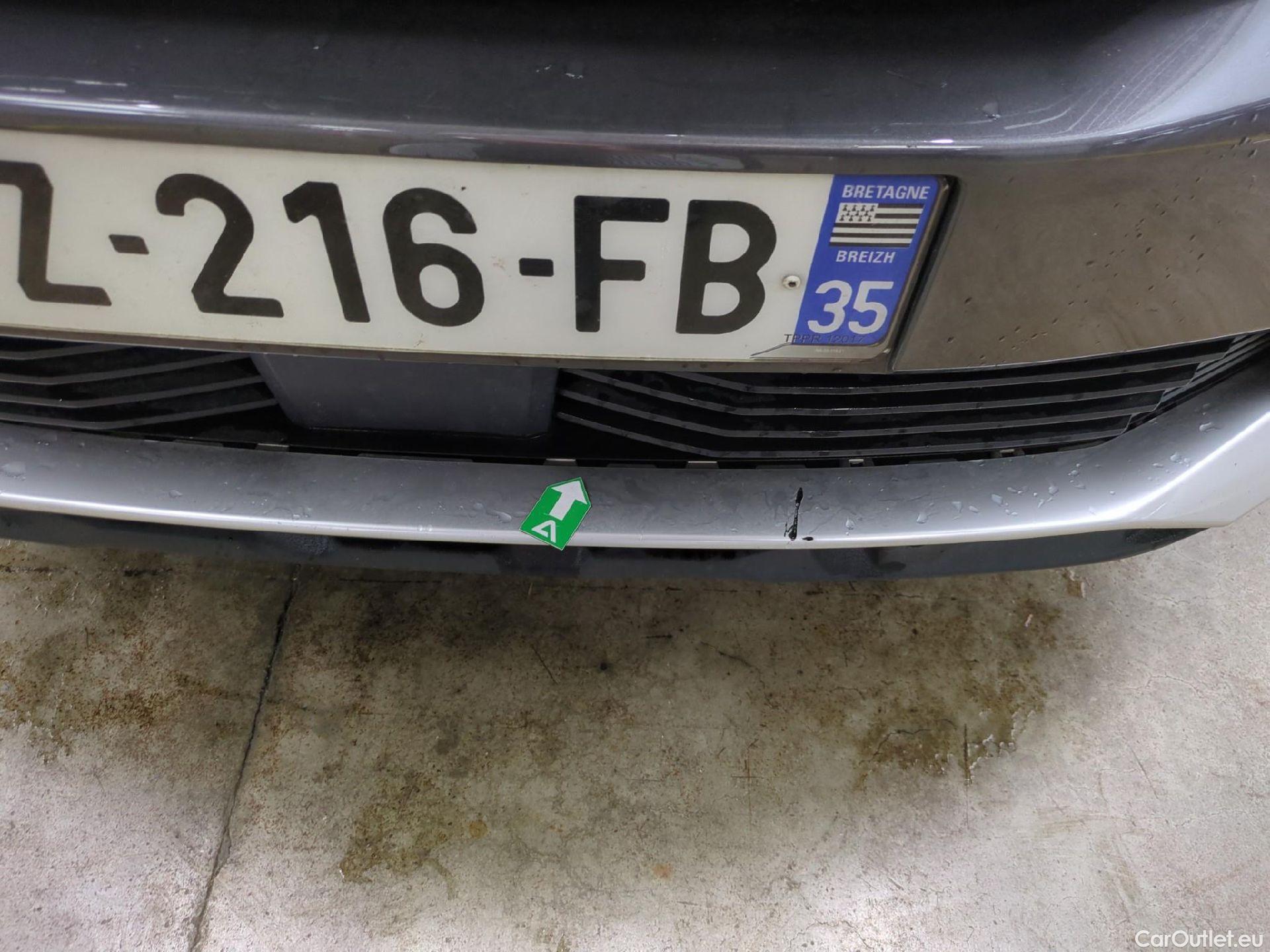  Peugeot  3008  Active Pack 1.5 HDi 130CV BVA8 E6d #27