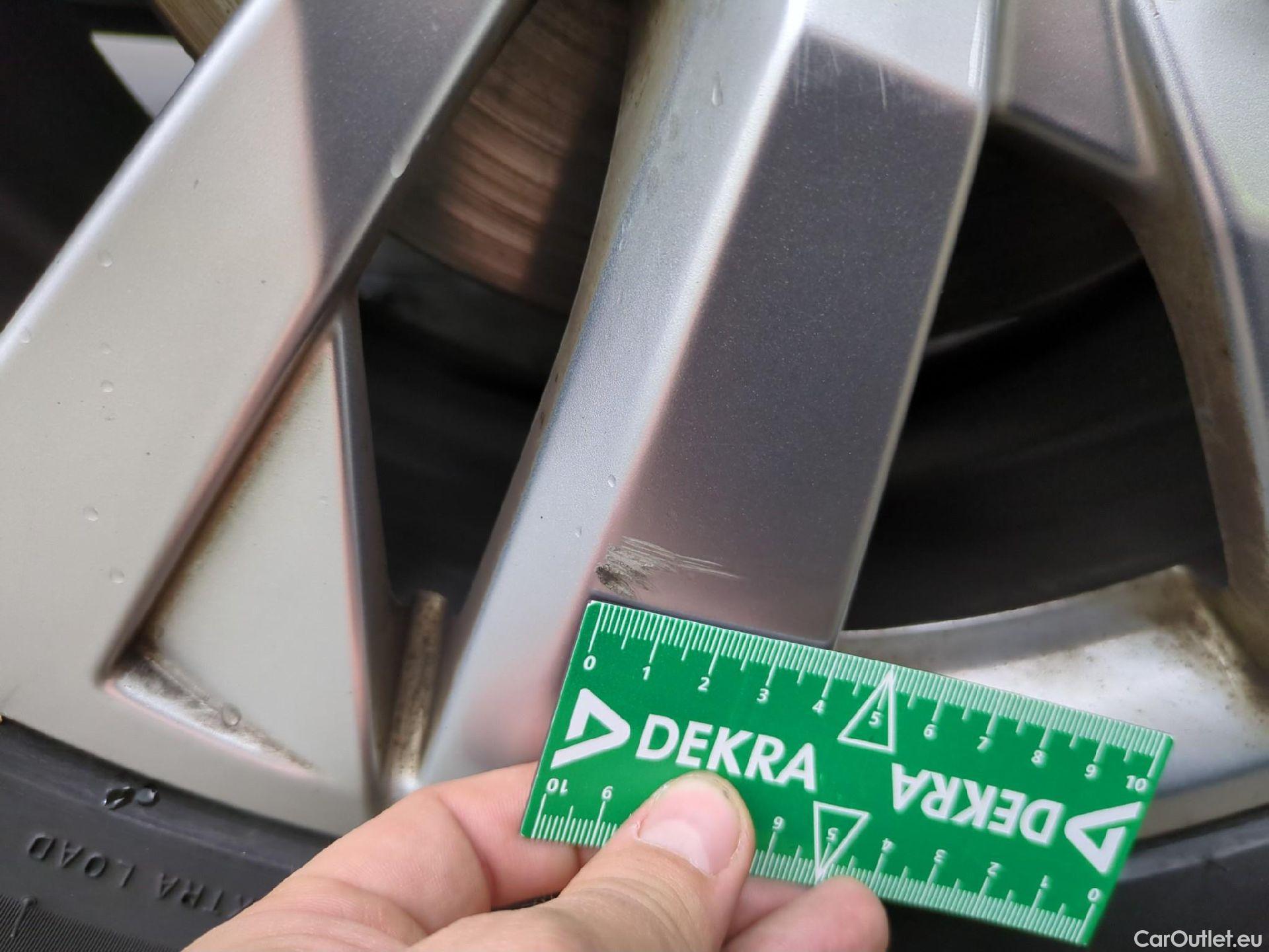  Peugeot  3008  Active Pack 1.5 HDi 130CV BVA8 E6d #9