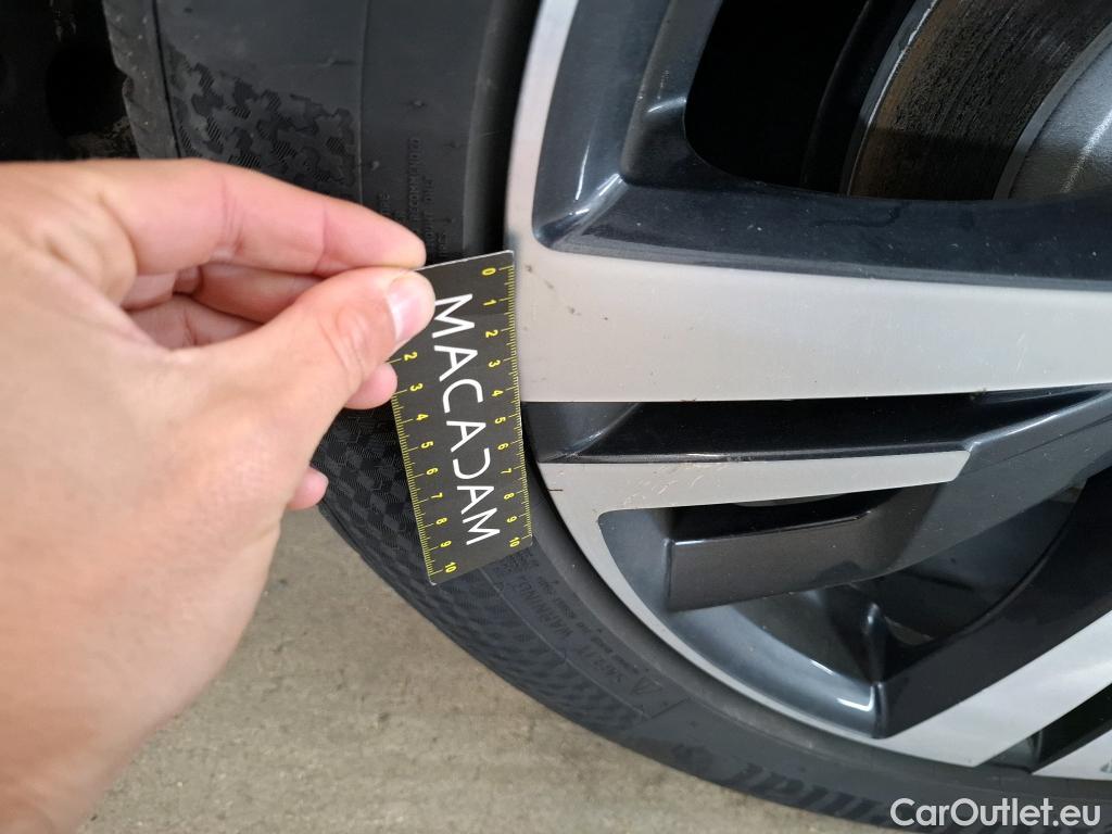  Peugeot  3008 PEUGEOT  / 2016 / 5P / SUV Puretech 180 S&S EAT8 GT LINE #75