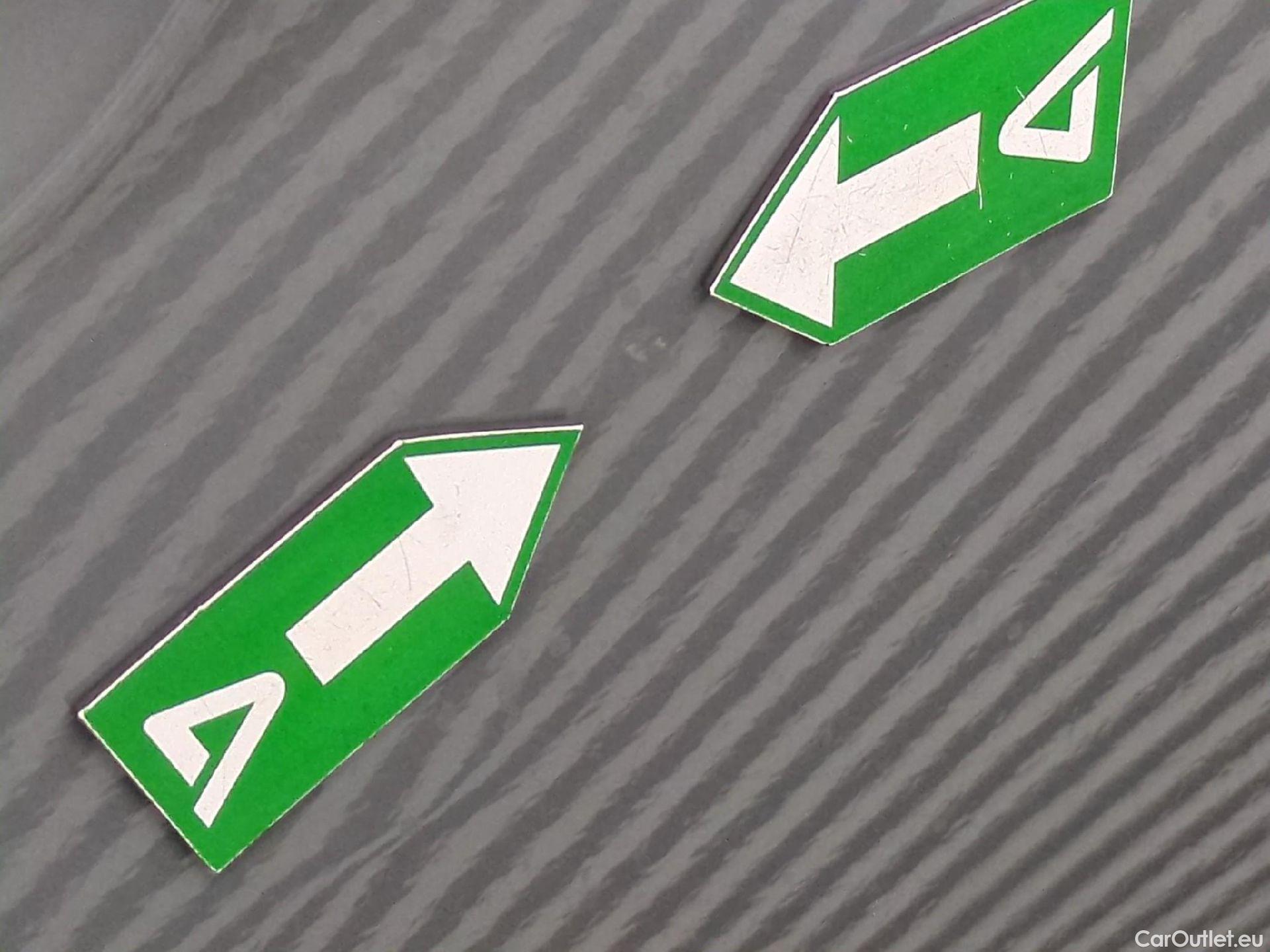  Mini  Countryman MINI  / 2016 / 5P / Crossover Cooper SE ALL4 JCW 136+88ch BVA6 #18