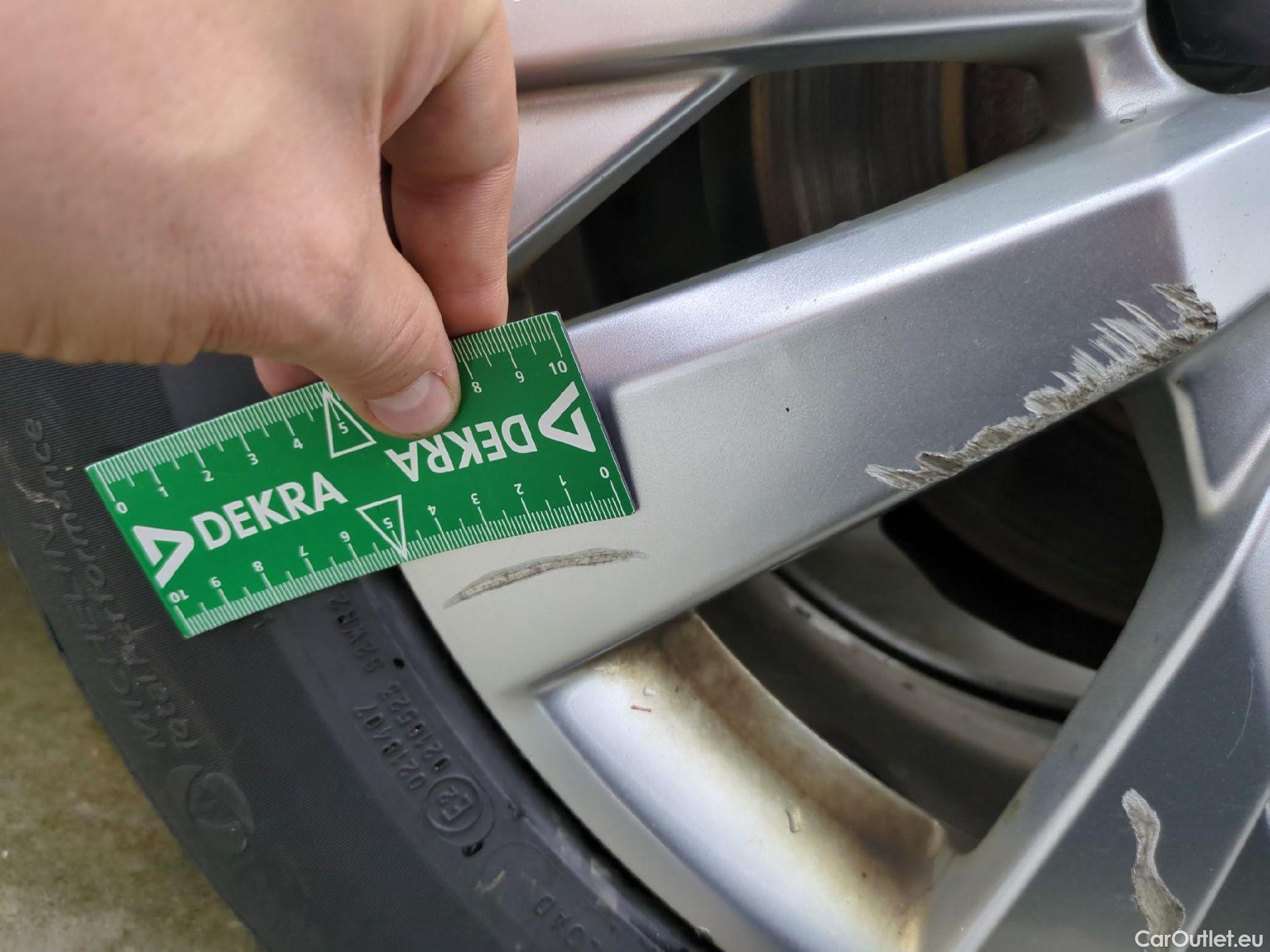  Peugeot  3008  Active Pack 1.5 HDi 130CV BVA8 E6d #18