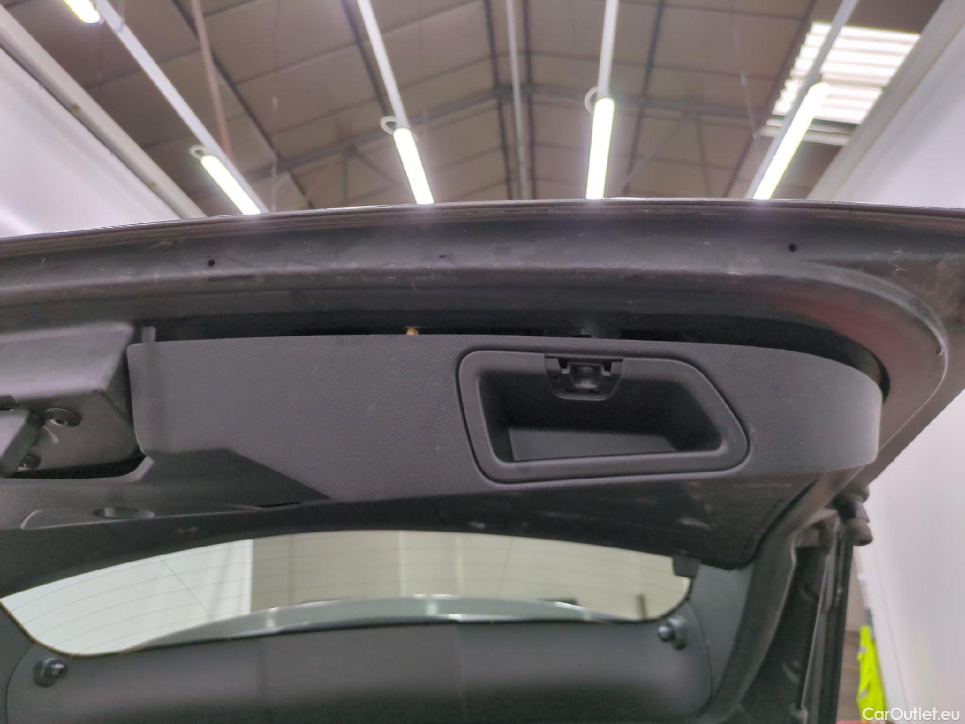  Peugeot  3008  Active Pack 1.5 HDi 130CV BVA8 E6d #4