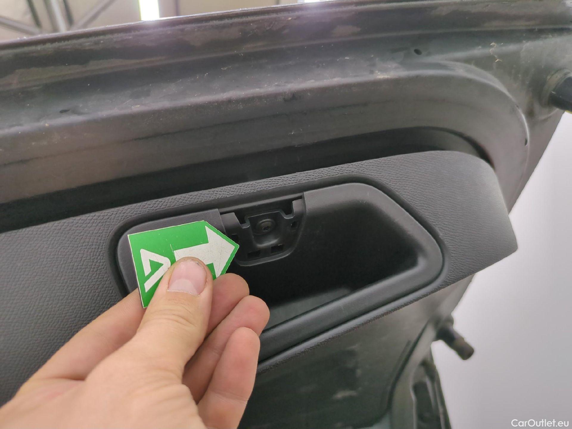  Peugeot  3008  Active Pack 1.5 HDi 130CV BVA8 E6d #6