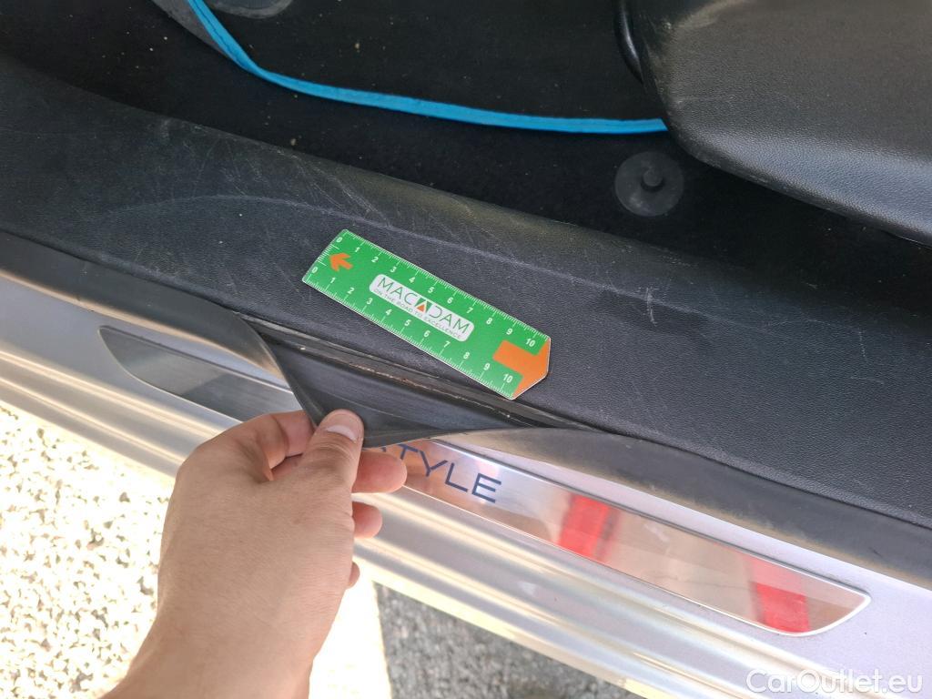  Peugeot  208  Style 1.2 PureTech 80 #7