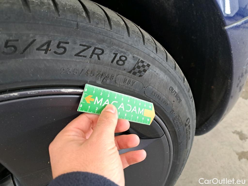  Tesla  Model 3 TESLA   2018  4P  Berline Propulsion #7