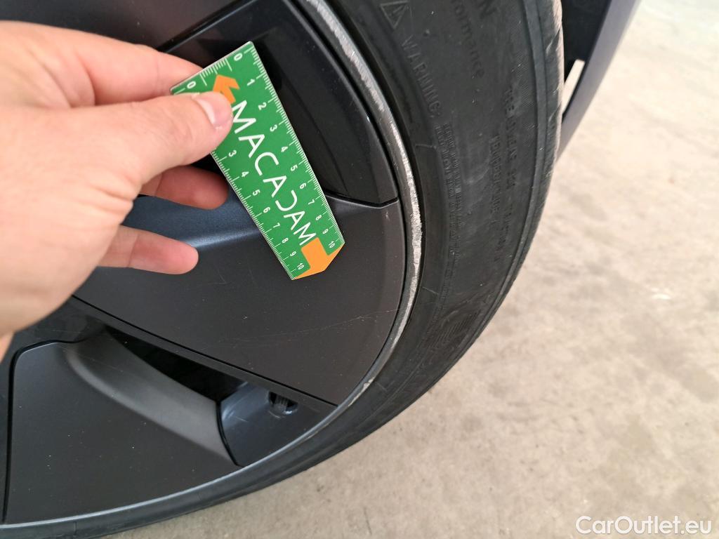  Tesla  Model 3 TESLA   2018  4P  Berline Propulsion #12