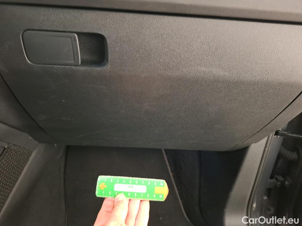  Volkswagen  Tiguan VOLKSWAGEN  / 2020 / 5P / SUV 2.0 TDI 150 DSG7 Life Business #22