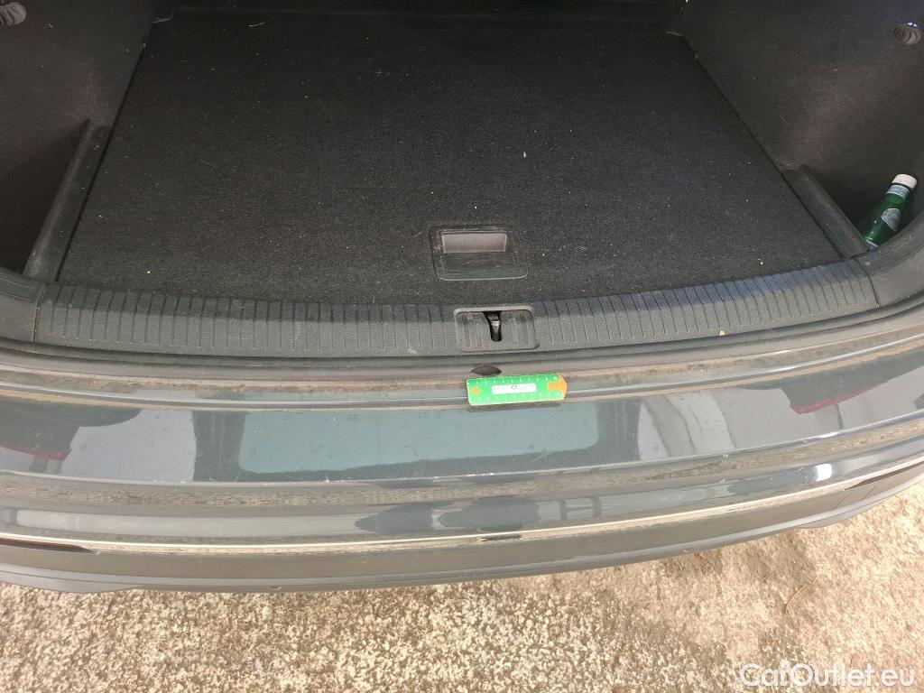  Volkswagen  Tiguan VOLKSWAGEN  / 2020 / 5P / SUV 2.0 TDI 150 DSG7 Life Business #25