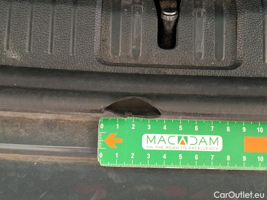  Volkswagen  Tiguan VOLKSWAGEN  / 2020 / 5P / SUV 2.0 TDI 150 DSG7 Life Business #26