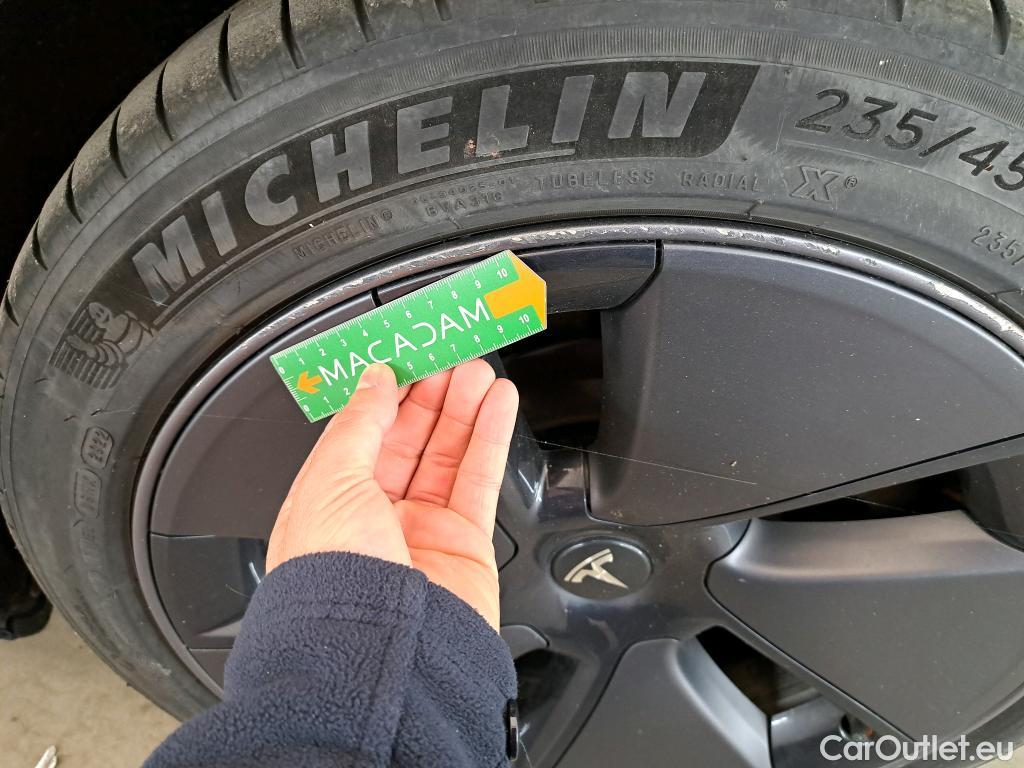  Tesla  Model 3 TESLA   2018  4P  Berline Propulsion #27