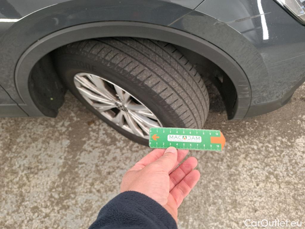  Volkswagen  Tiguan VOLKSWAGEN  / 2020 / 5P / SUV 2.0 TDI 150 DSG7 Life Business #32