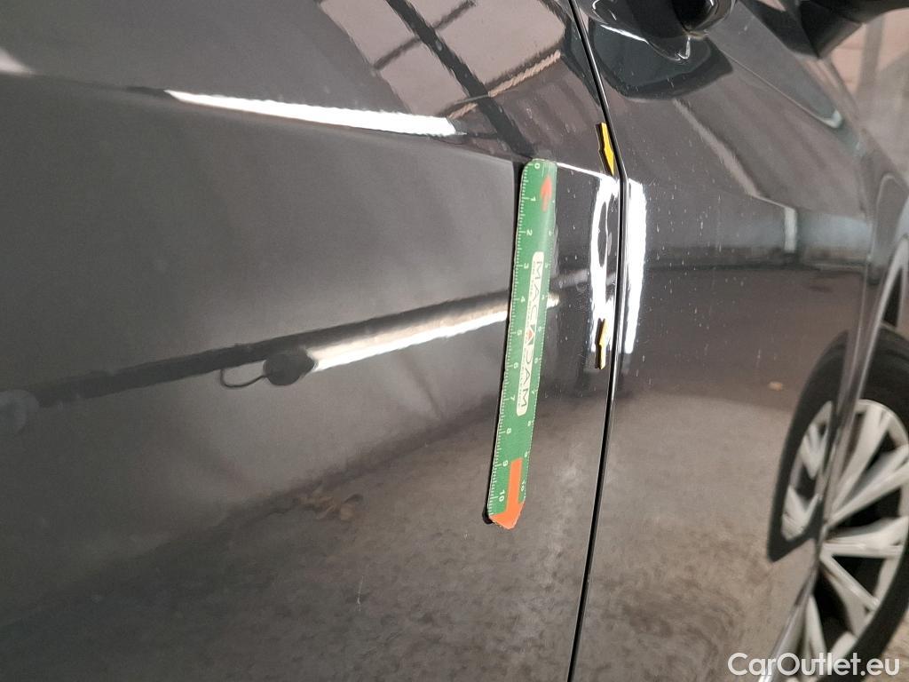  Volkswagen  Tiguan VOLKSWAGEN  / 2020 / 5P / SUV 2.0 TDI 150 DSG7 Life Business #8