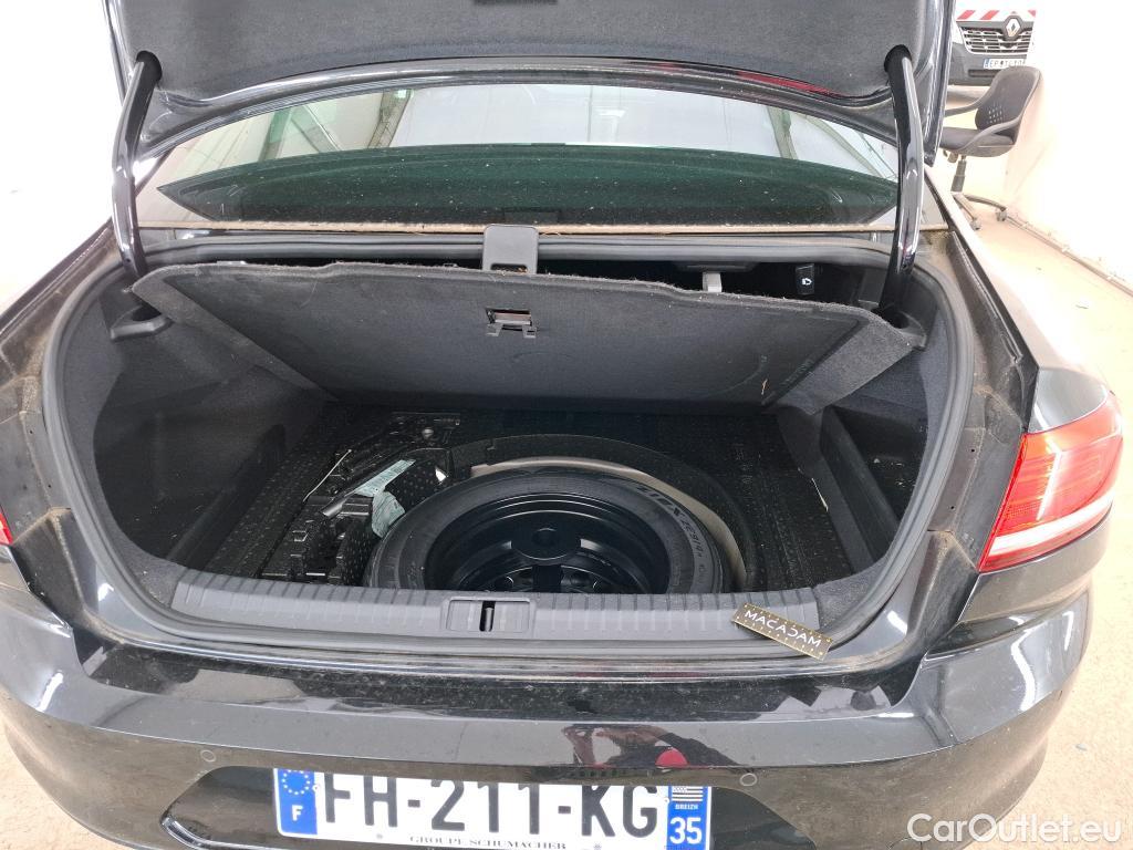  Volkswagen  Passat  Berline Comfortline BMT/Start-Stopp 2.0 TDI 150CV BVA7 E6 #44