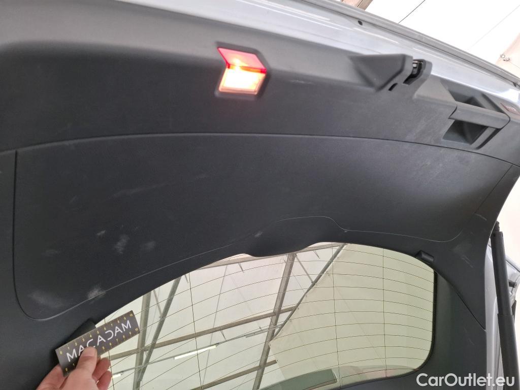  Mercedes  GLA MERCEDES-BENZ Classe  / 2017 / 5P / SUV  250 Fascination 4Matic BVA7 #26