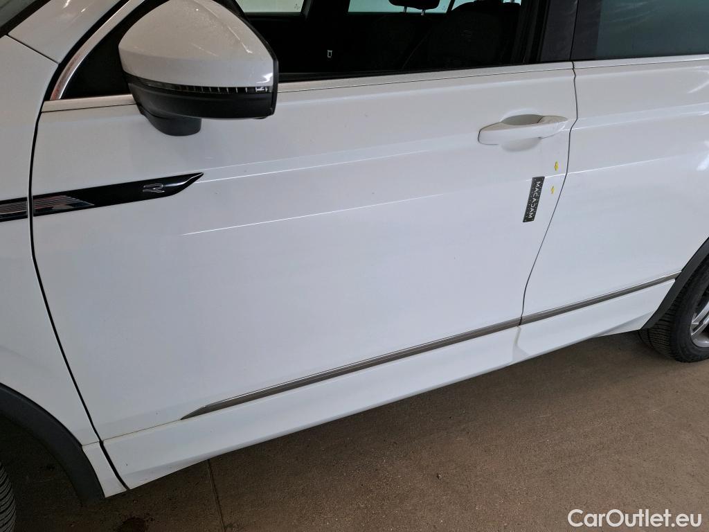  Volkswagen  Tiguan VOLKSWAGEN  / 2020 / 5P / SUV 2.0 TDI 150 DSG7 R-Line #17