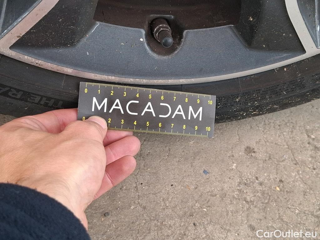  Bmw  Serie 1 Série 1 Berline 118 d Edition Sport 2.0 150CV BVA8 E6d #46