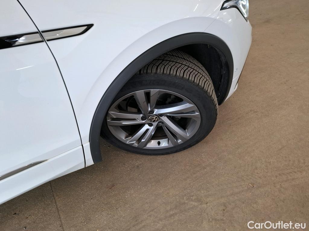  Volkswagen  Tiguan VOLKSWAGEN  / 2020 / 5P / SUV 2.0 TDI 150 DSG7 R-Line #11