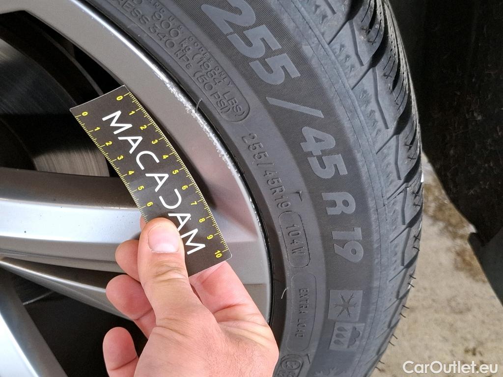  Volkswagen  Tiguan VOLKSWAGEN  / 2020 / 5P / SUV 2.0 TDI 150 DSG7 R-Line #10