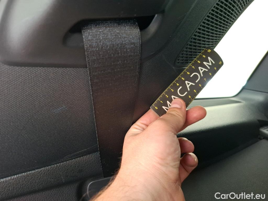  Mercedes  GLB  / 2019 / 5P / SUV  200 d AMG Line #19