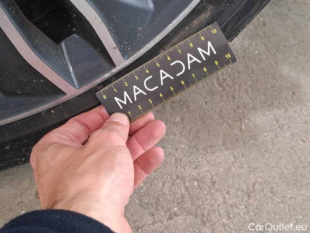  Bmw  Serie 1 Série 1 Berline 118 d Edition Sport 2.0 150CV BVA8 E6d #47