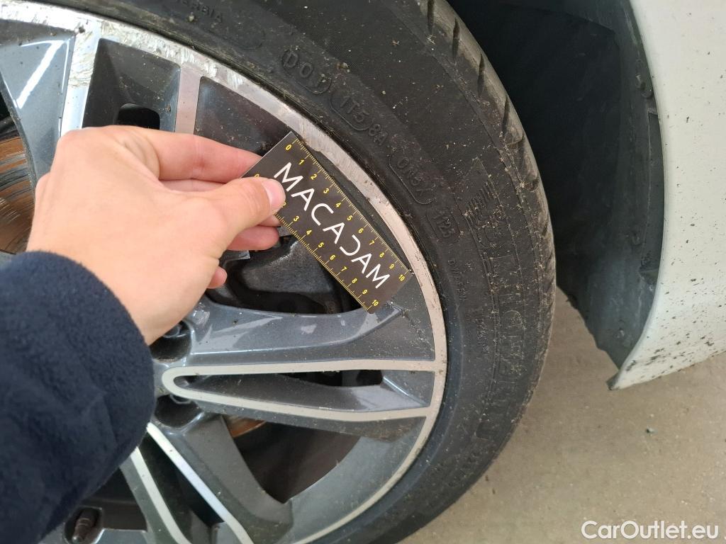  Bmw  Serie 1 Série 1 Berline 118 d Edition Sport 2.0 150CV BVA8 E6d #57