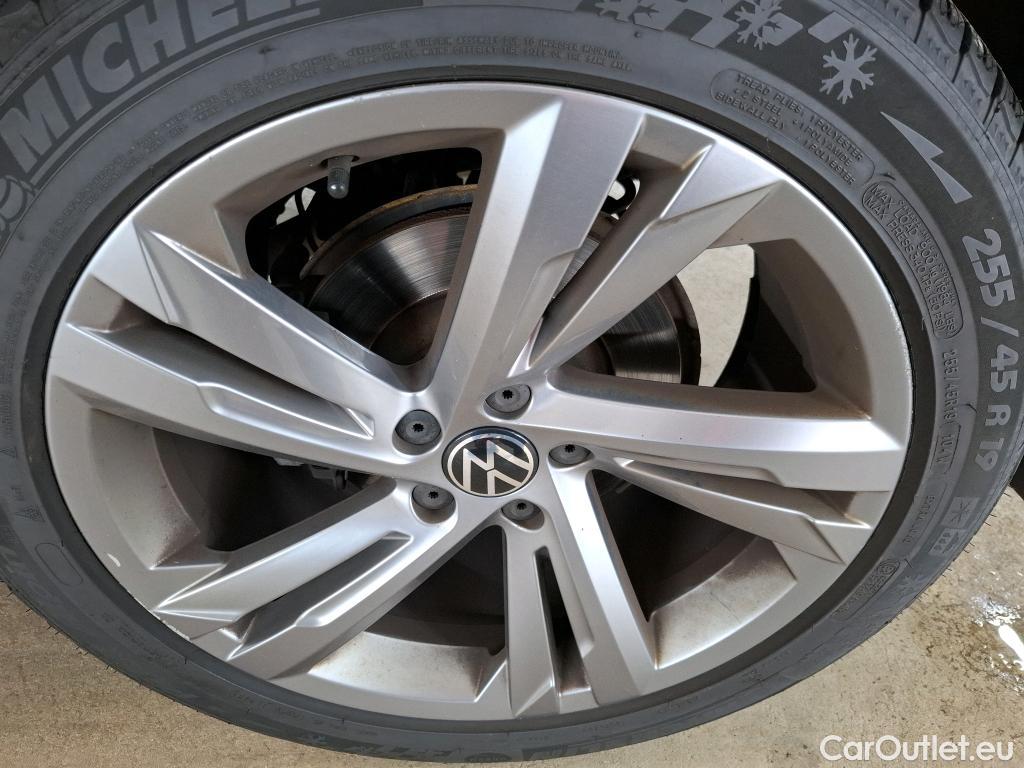  Volkswagen  Tiguan VOLKSWAGEN  / 2020 / 5P / SUV 2.0 TDI 150 DSG7 R-Line #8