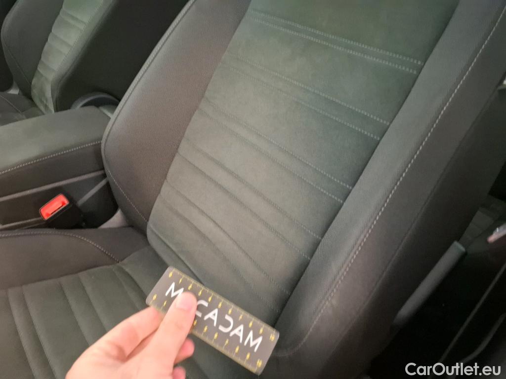  Volkswagen  Touran  Carat BlueMotion Tech 2.0 TDI 150CV BVA7 7 Sieges E6d #16