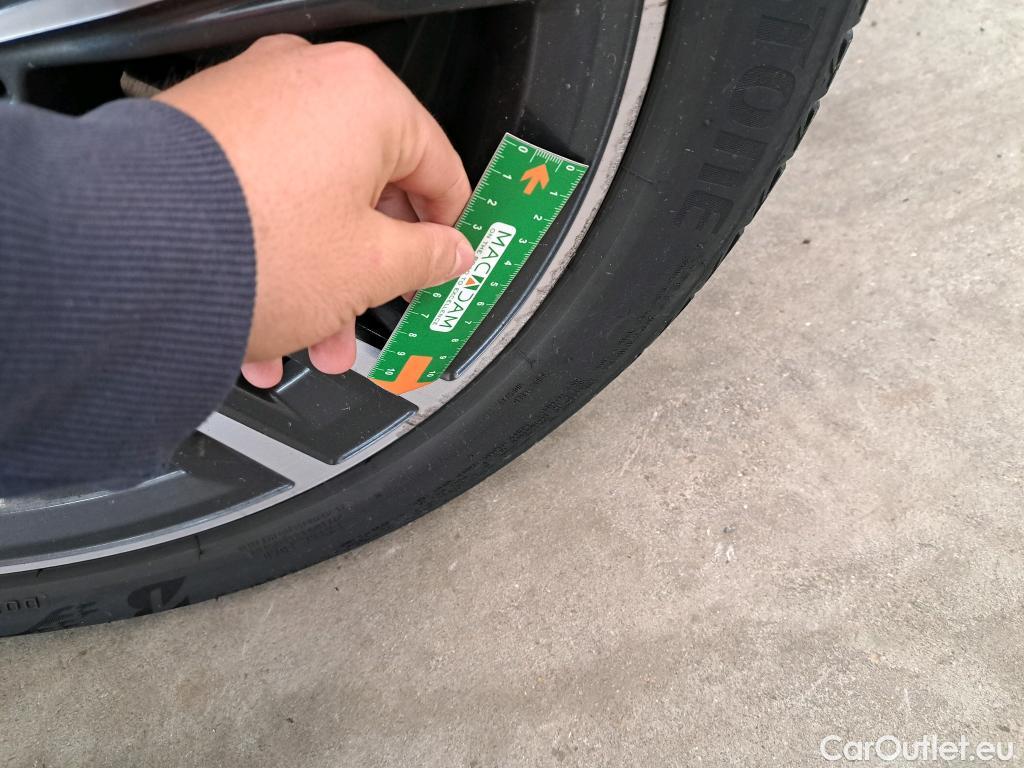  Bmw  Serie 1 BMW Série 1 / 2019 / 5P / Berline 116i DKG7 Business Design #6