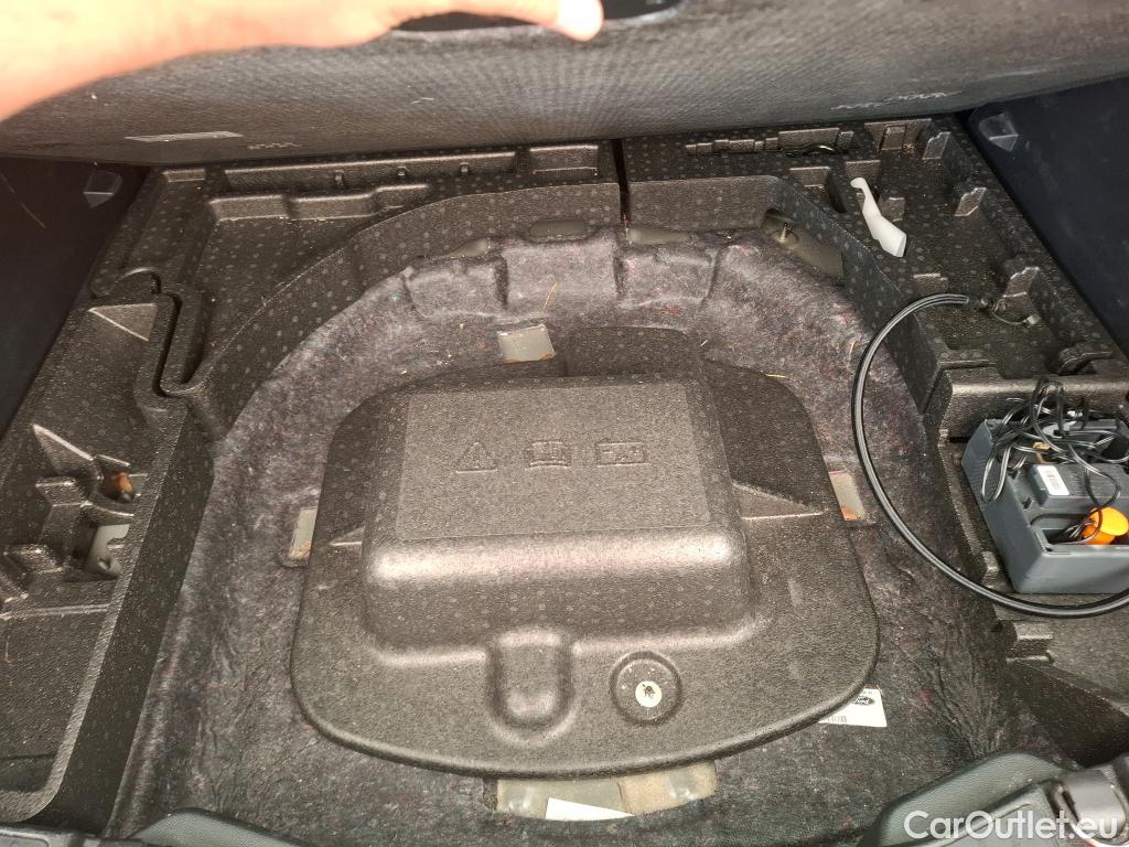  Ford  Kuga FORD  / 2019 / 5P / SUV 2.5 190 hybrid Flexifuel Pshift Titanium #5