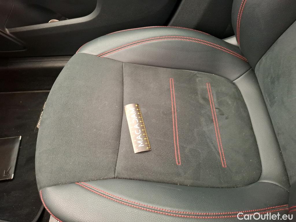  Mercedes  GLB  / 2019 / 5P / SUV  200 d AMG Line #23