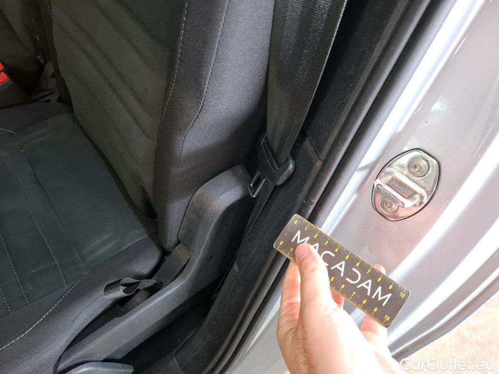  Volkswagen  Touran  Carat BlueMotion Tech 2.0 TDI 150CV BVA7 7 Sieges E6d #1