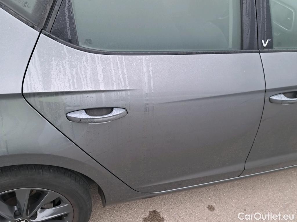  Seat  Leon SEAT León / 2016 / 5P / berlina con portón 1.6 TDI 85kW (115CV) S&S Style Visio Nav(SP) #5