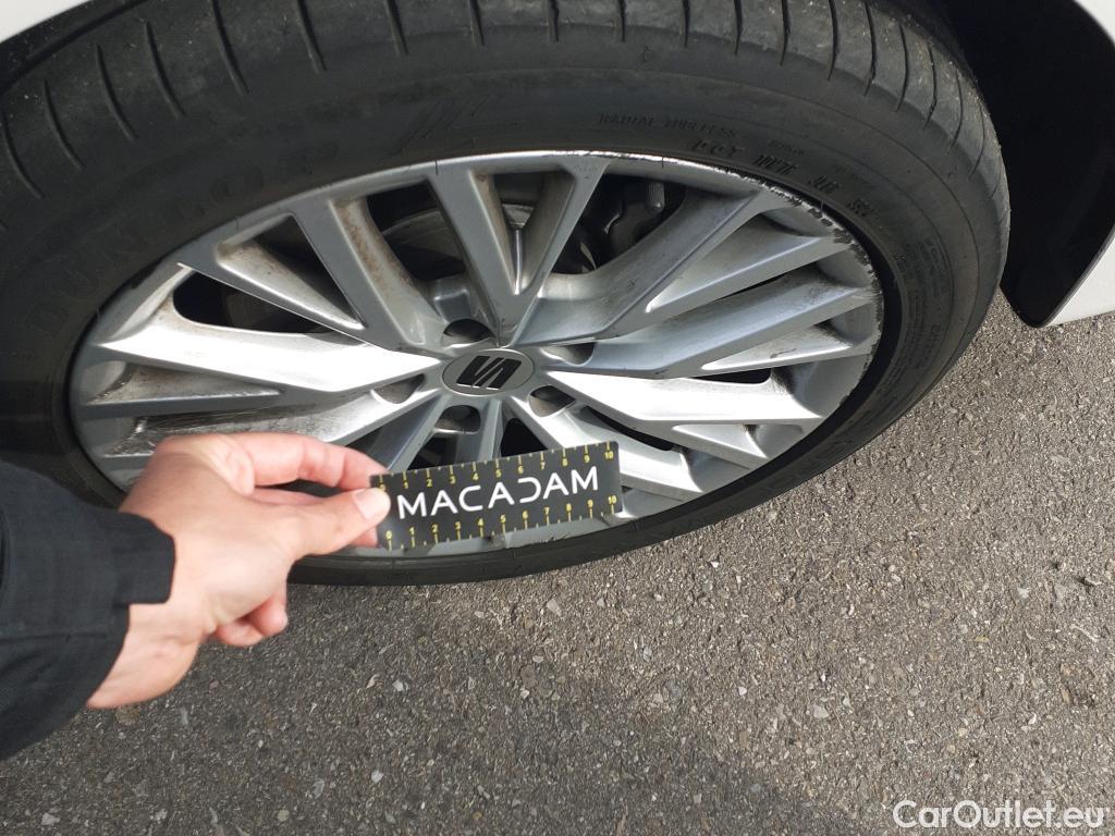  Seat  Leon SEAT Nuevo León / 2020 / 5P / familiar SP 1.4 e-Hybrid DSG S&S Xcellence Go L (AC) #19